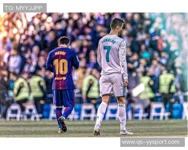 回顾17年前C罗首获金球奖梅西托雷斯紧随其后